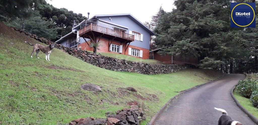 Sítio para Venda - 230m², 3 dormitórios, sendo 1 suites, 4 vagas - Centro