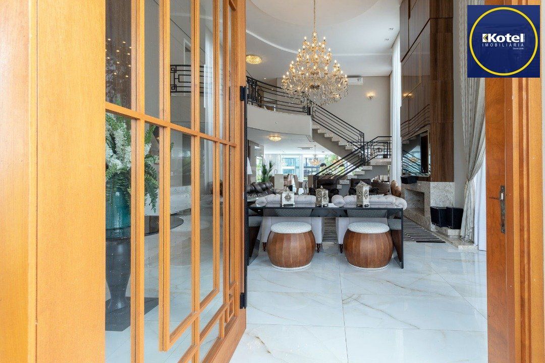 Casa Condominio para Venda - 519m², 4 dormitórios, sendo 4 suites, 2 vagas - Sans Souci