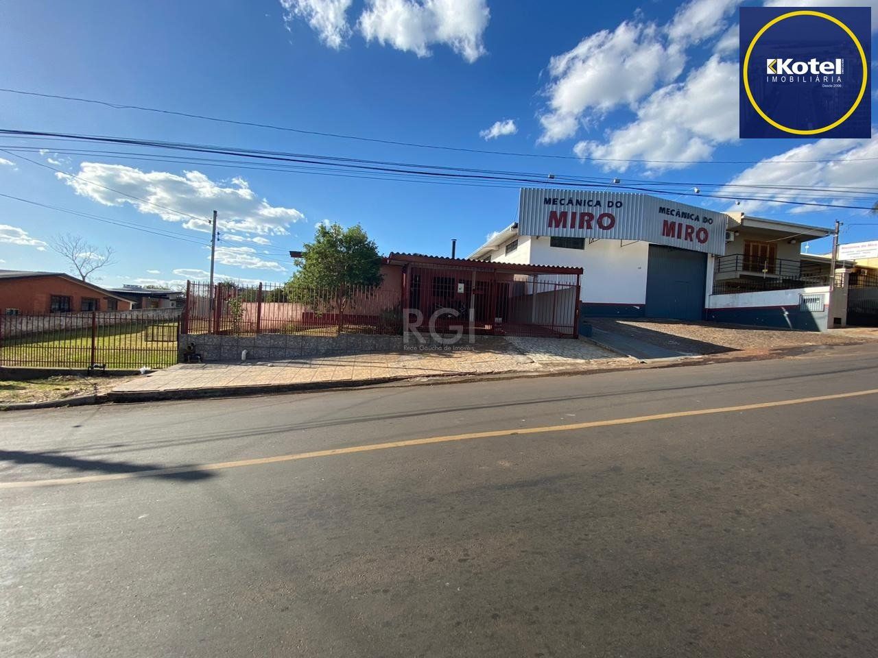 Casa com 3 quartos, 1 suíte, vaga, varanda, no bairro Hilda, Cruz Alta/RS