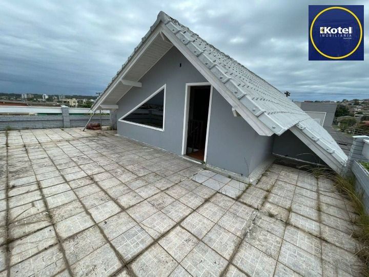 Vendo Sobrado Residencial com 4 Quartos e Suíte