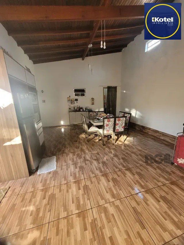 CASA 3 QUARTOS COM SUÍTE EM EXCELENTE LOCALIZAÇÃO EM SAPUCAIA DO SUL.