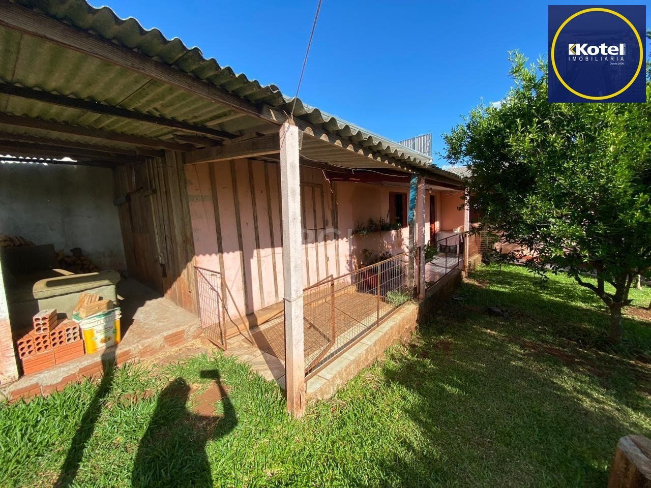 Casa com 3 quartos, 1 suíte, vaga, varanda, no bairro Hilda, Cruz Alta/RS