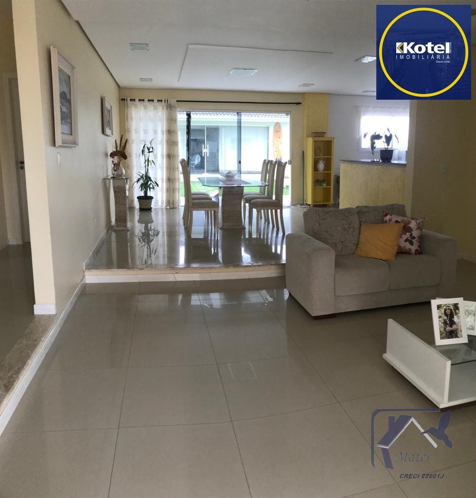 Casa para Venda - 0m², 5 dormitórios, sendo 2 suites, 2 vagas - Village