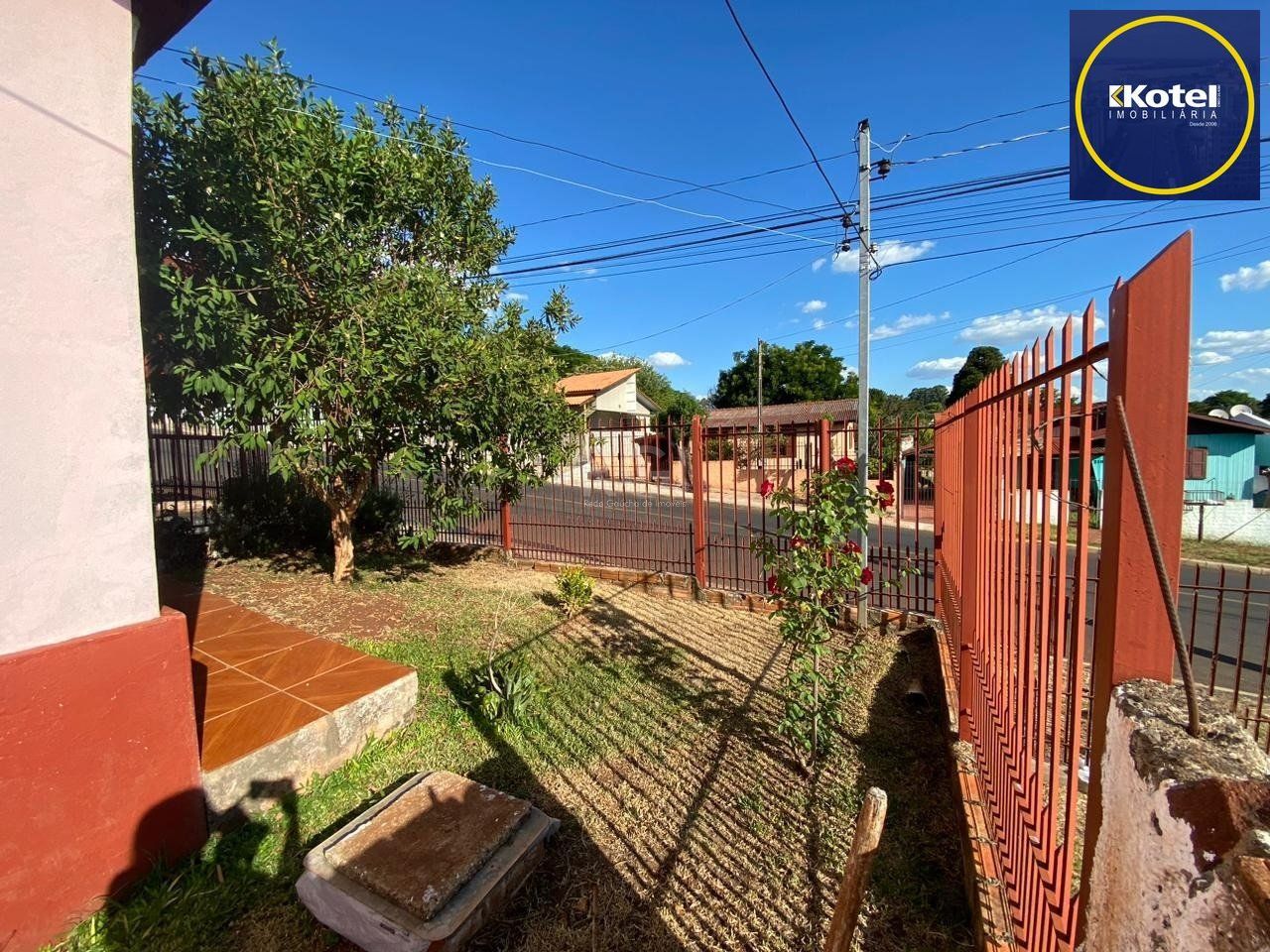 Casa com 3 quartos, 1 suíte, vaga, varanda, no bairro Hilda, Cruz Alta/RS