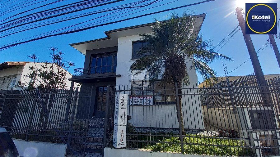 Casa para Venda - 389m², 4 dormitórios, sendo 1 suites, 3 vagas - Nossa Senhora das Dores