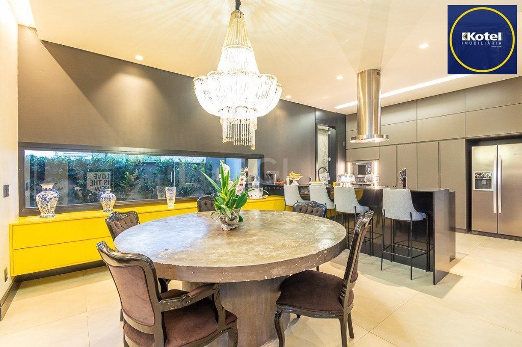 Casa Condominio para Venda - 350m², 4 dormitórios, sendo 4 suites, 4 vagas