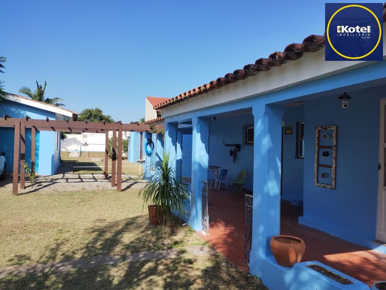 Casa em terreno amplo na Praia do Laranjal, Pelotas 4 quadras da praia