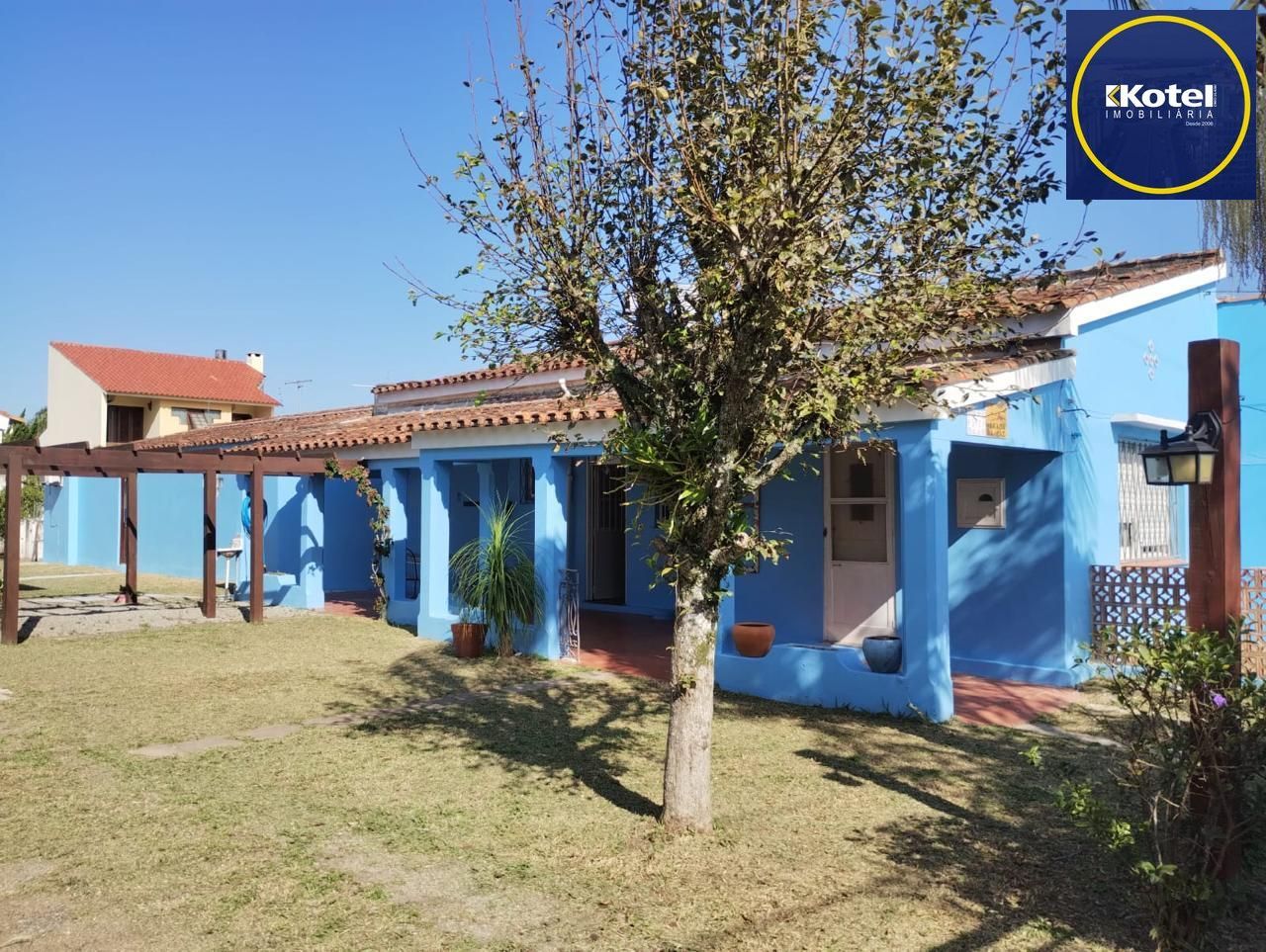 Casa em terreno amplo na Praia do Laranjal, Pelotas 4 quadras da praia