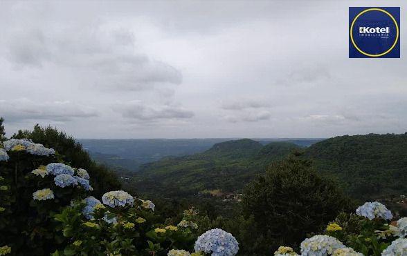 Terreno de 800m² no loteamento Vale dos Pinheiros, em Gramado, RS