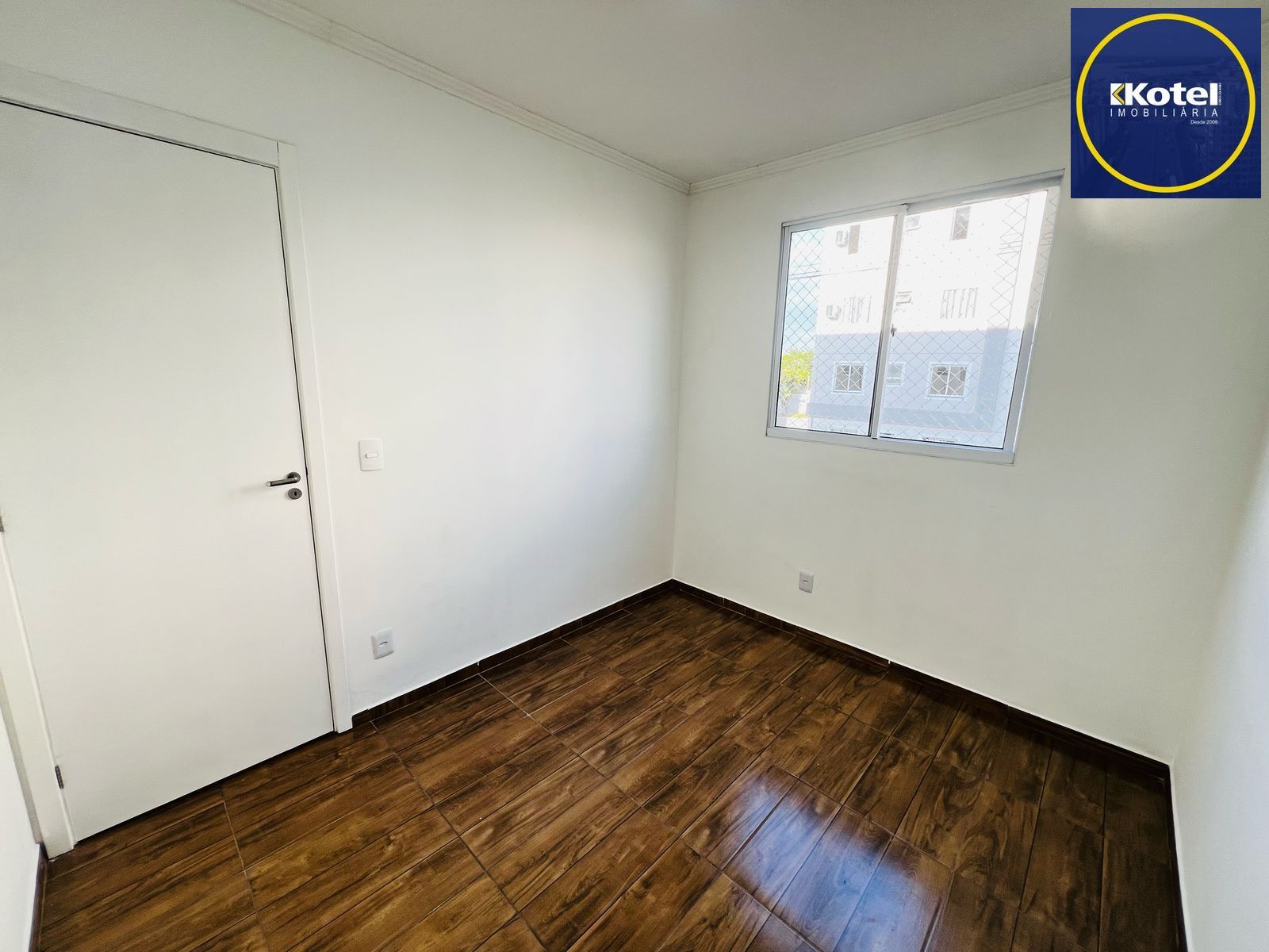 Apto 2D, Cozinha americana, sala com janelão, banheiro e vaga. Sapucaia do Sul