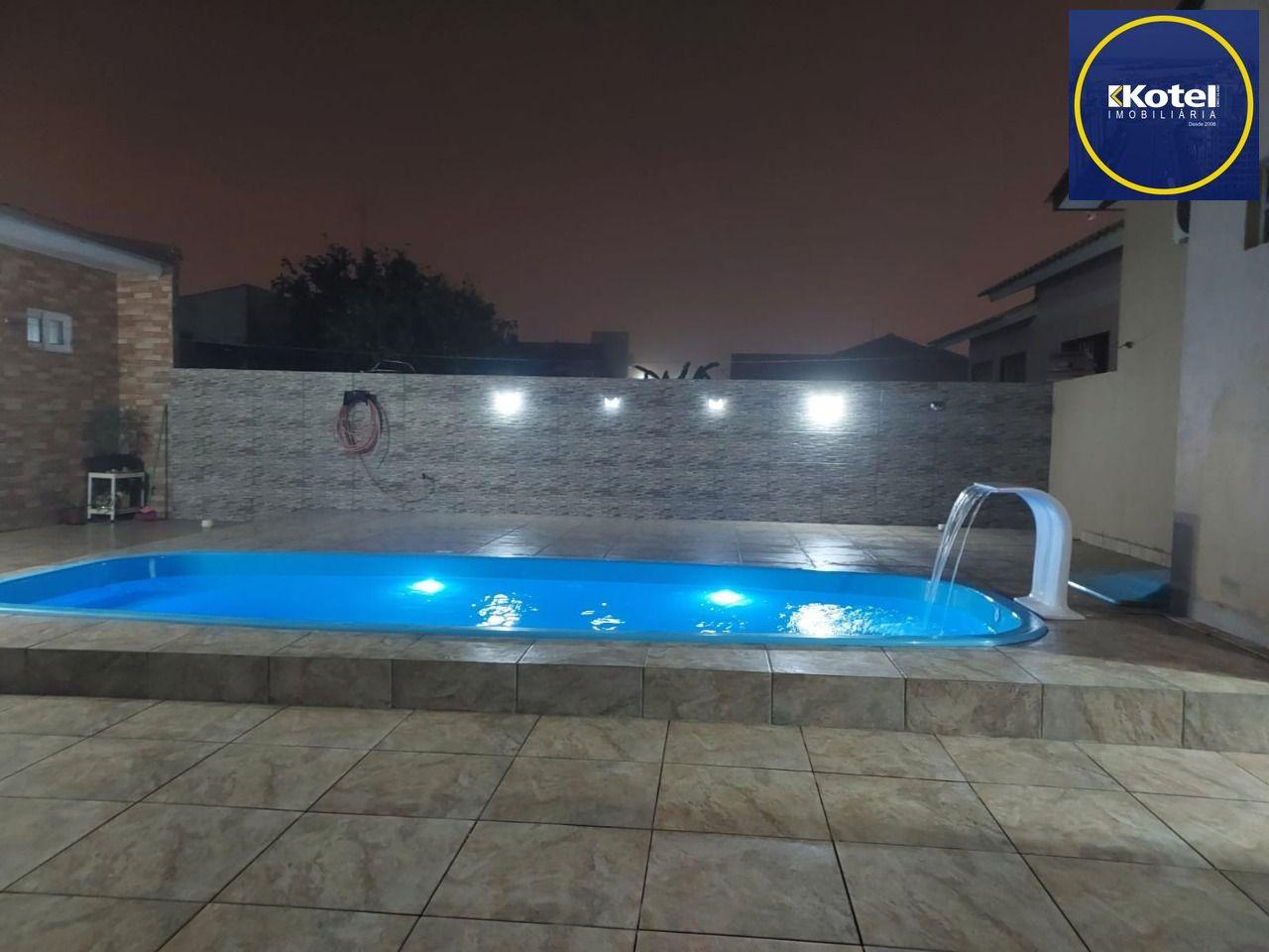 Casa à venda, com piscina em Arroio do Silva, SC