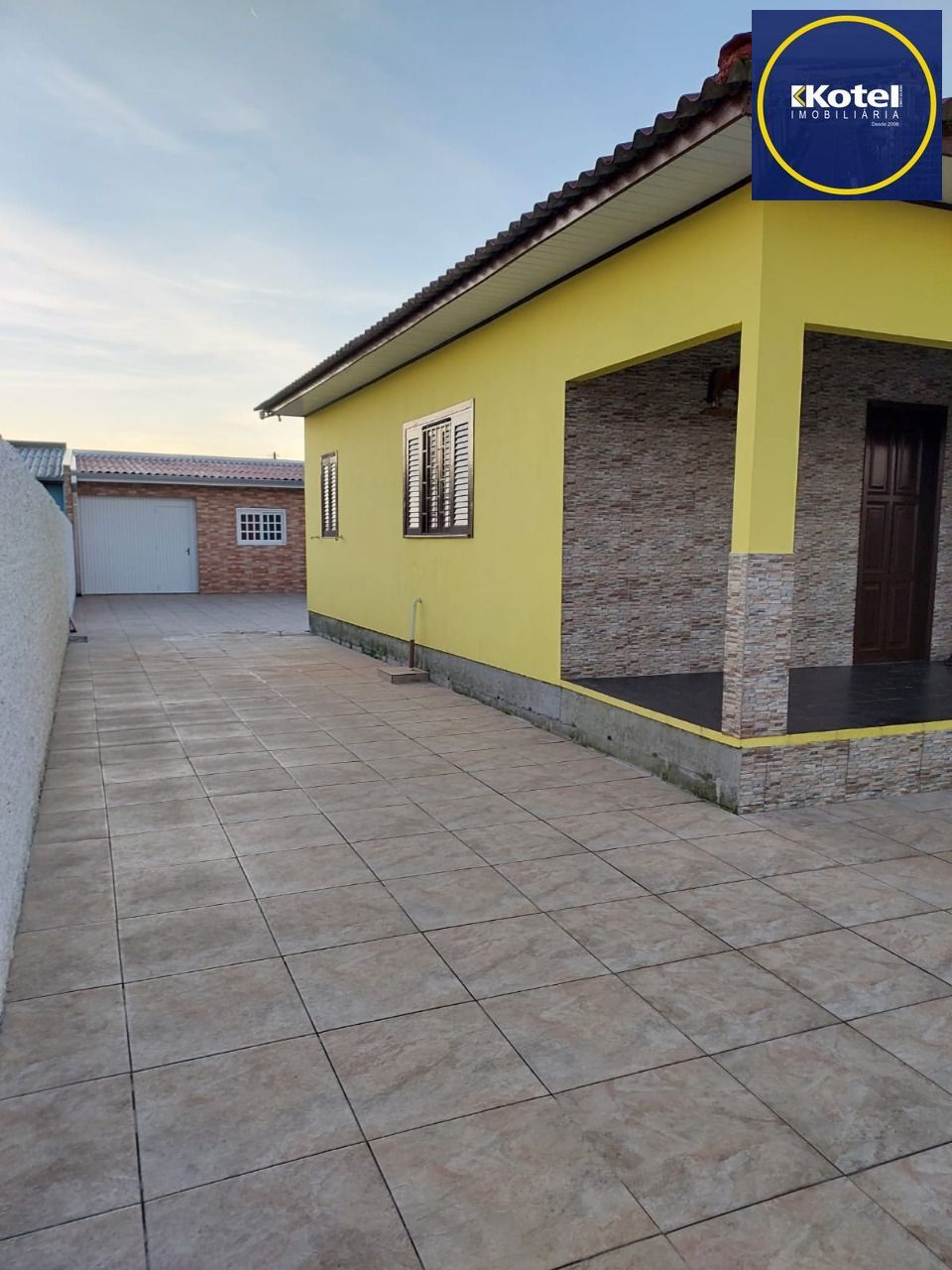 Casa à venda, com piscina em Arroio do Silva, SC