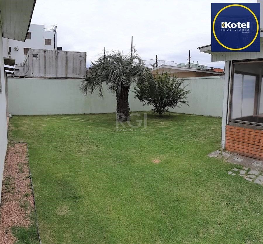 Casa no Centro de Tramandai com pátio