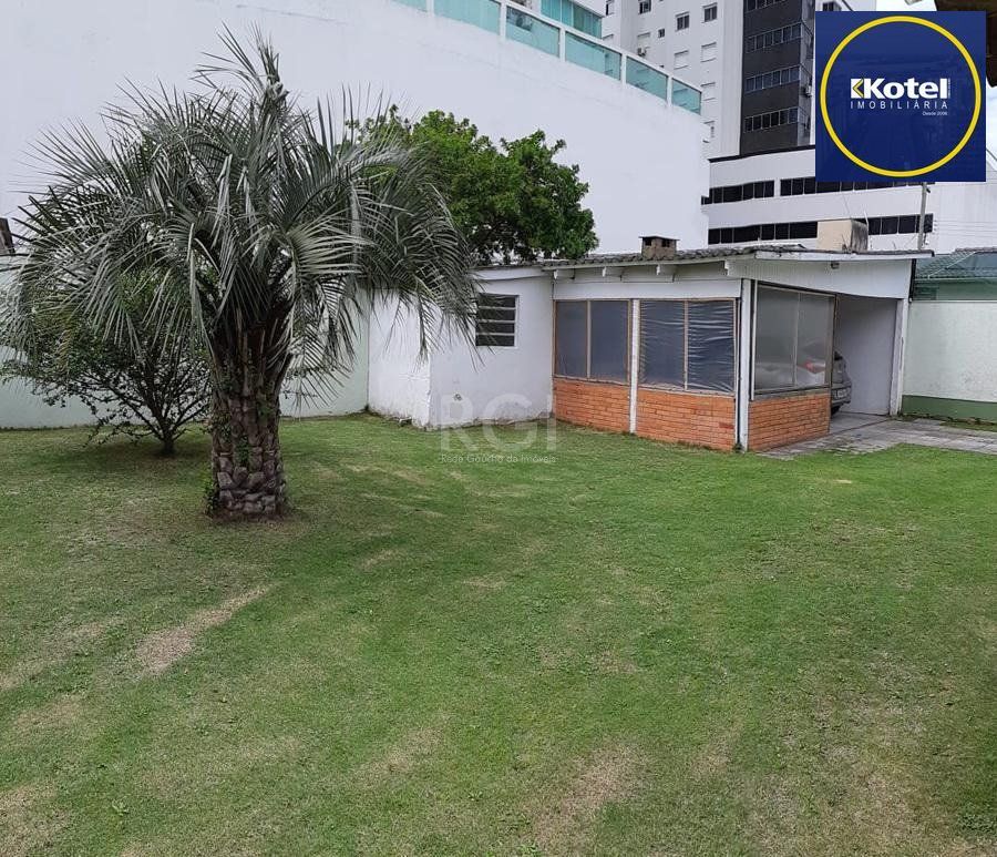 Casa no Centro de Tramandai com pátio