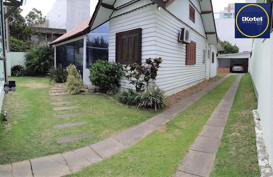 Casa no Centro de Tramandai com pátio