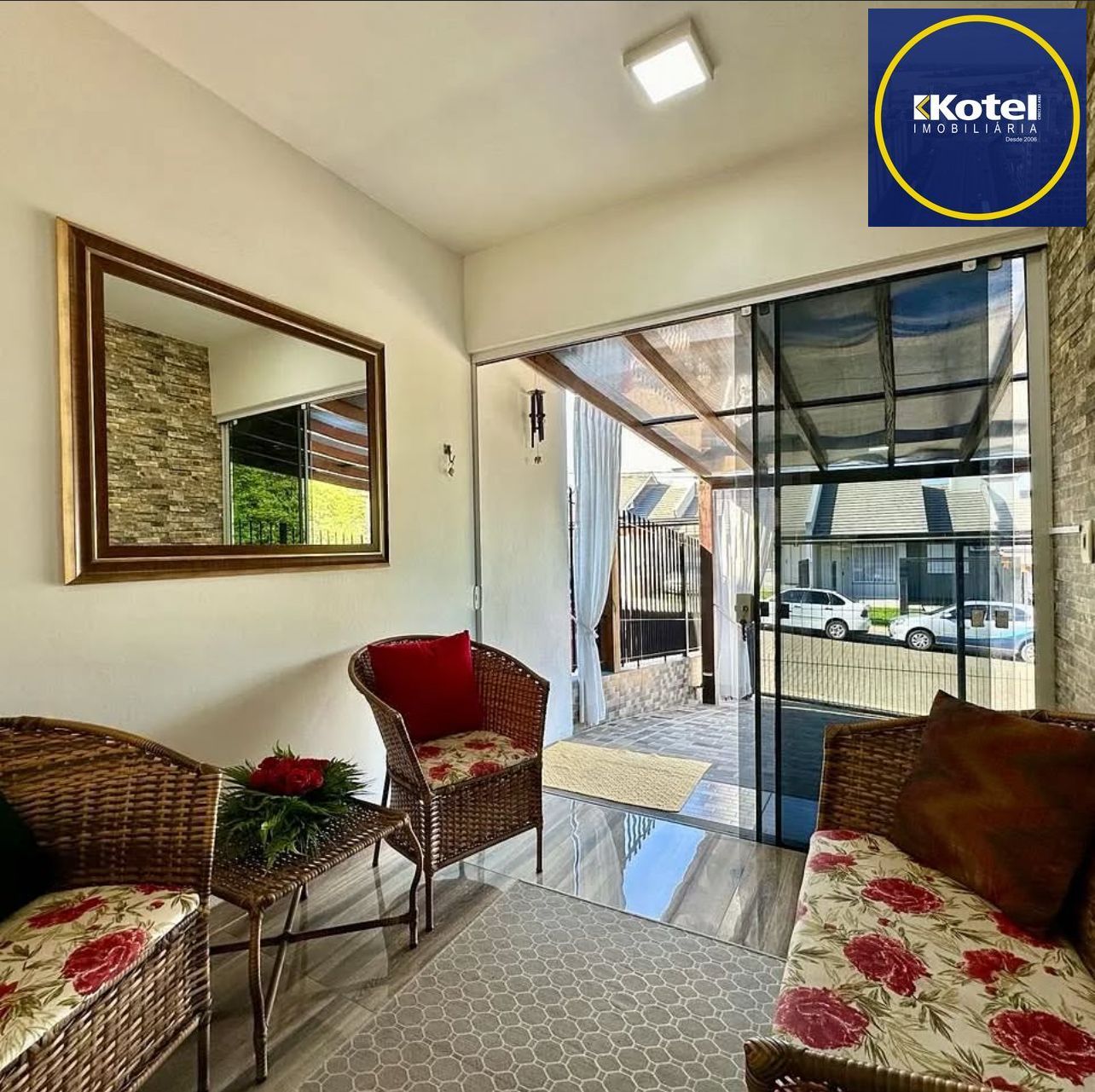 Casa 2 dormitórios e 1 vaga Lajeado 75m2 Bairro Jardim Botânico