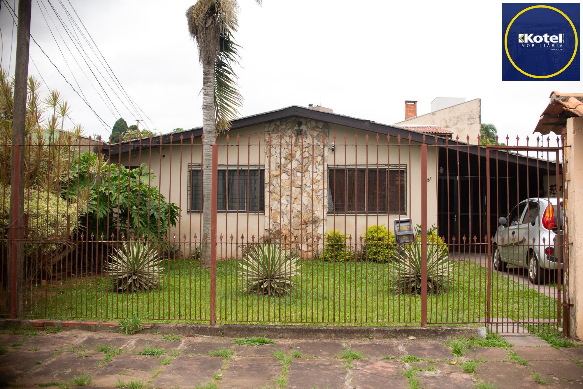 Casa de três dormitóros a venda