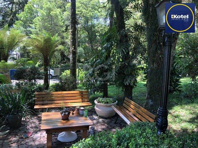 Sobrado para Venda - 295.24m², 3 dormitórios, sendo 3 suites, 2 vagas - Canela