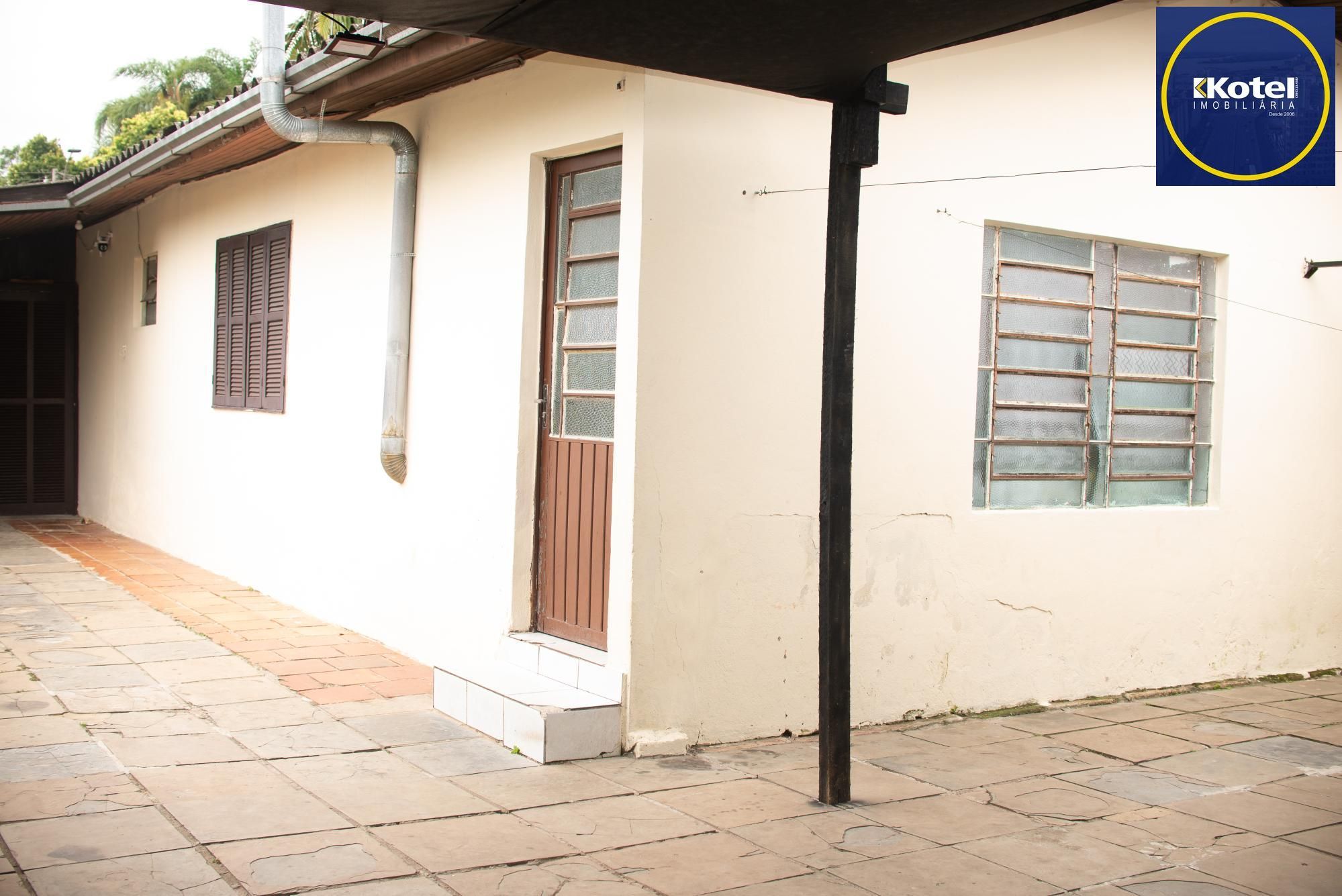 Casa de três dormitóros a venda